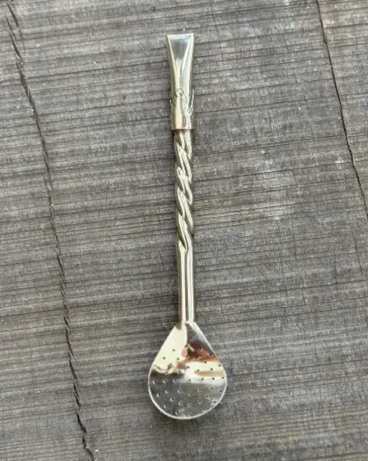 Bombilla coronada cincelada